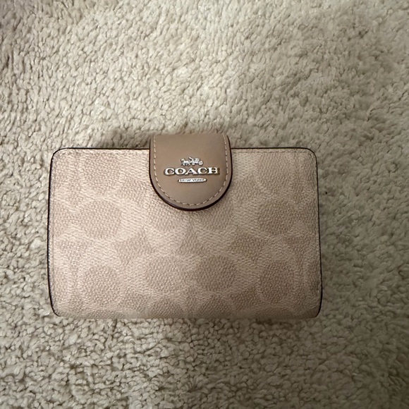 Coach Light Tan Signature Tote & Wallet - Picture 8 of 8